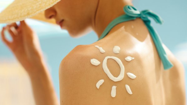 Protezione solare: come difendere la pelle dai danni del sole