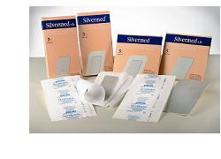 MEDICAZIONE STERILE A BASE DI ARGENTO SENZA BORDO ADESIVO SILVERMED SB AG 10X10CM 5 PEZZI - Farmapanda Srl