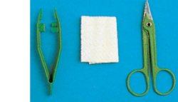 SET PER RIMOZIONE SUTURE CONFEZIONATO IN BLISTER RIGIDO, CONTENENTE FORBICE, PINZA E GARZA - Farmapanda Srl