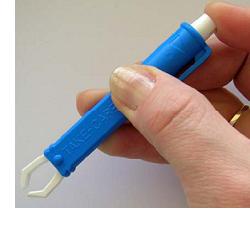 PINZETTA TOGLI ZECCHE IN PLASTICA BLISTER SINGOLO - Farmapanda Srl